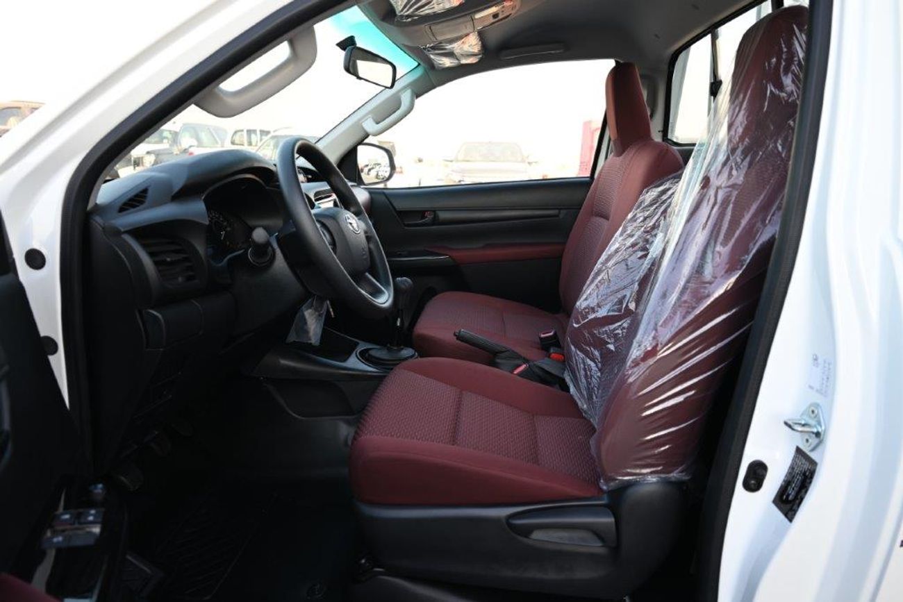 تويوتا هيلوكس Double Cab 2.4L 4x4 Manual Transmission
