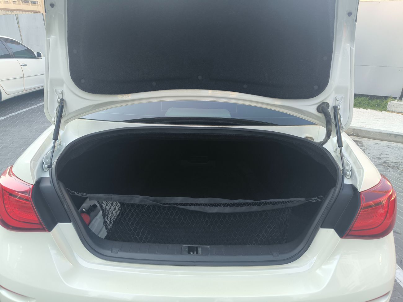 إنفينيتي Q70 Luxury 3.7L