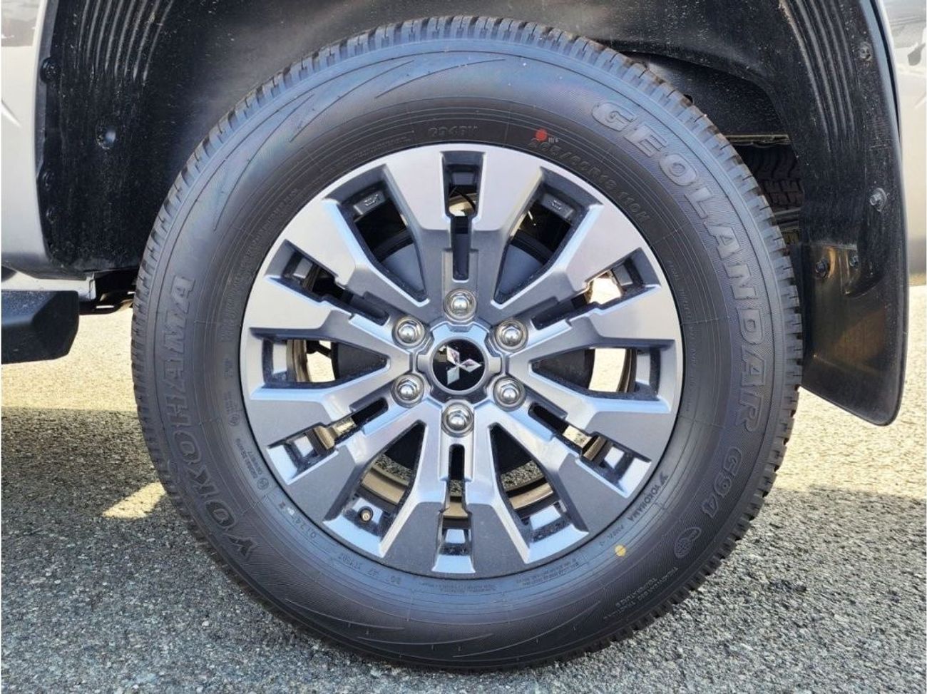 Mitsubishi L200 2.4L PETROL FULL OPTION 4WD 2024