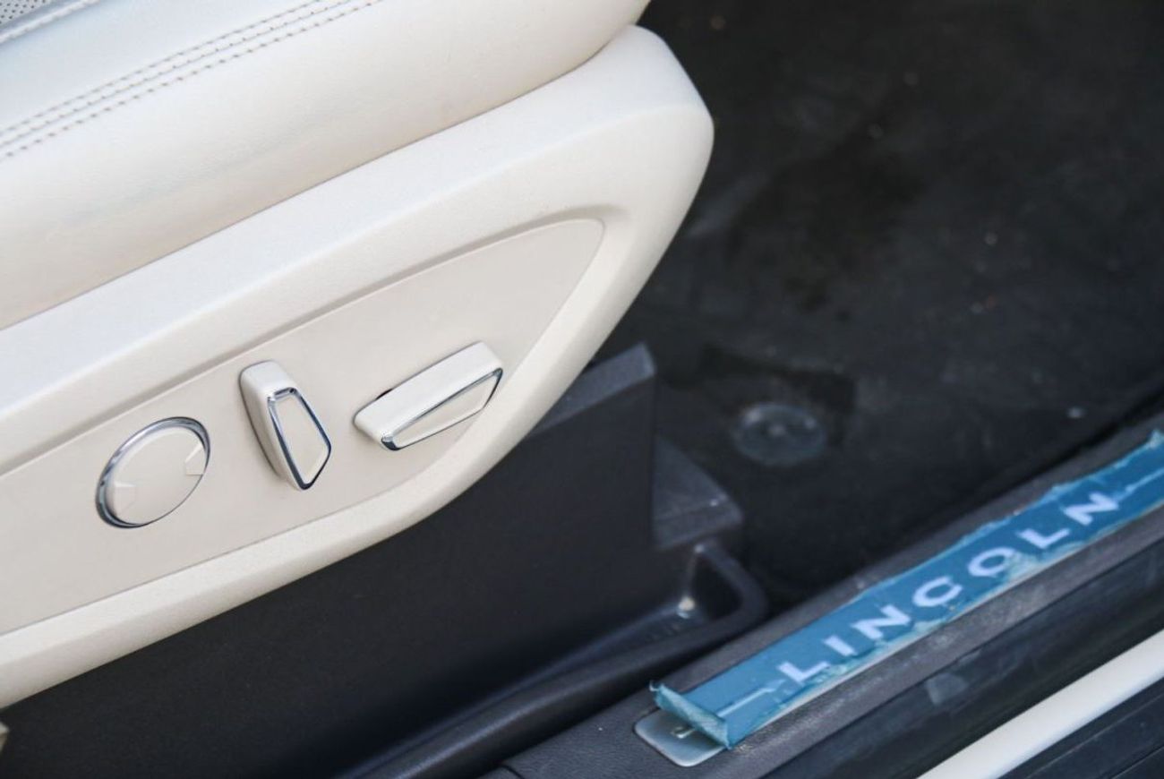 Lincoln Nautilus 2012 MODEL USED LINCOLN NAUTILUS IS FOR SALE AT BEST PRICE | RAMADAN OFFERS