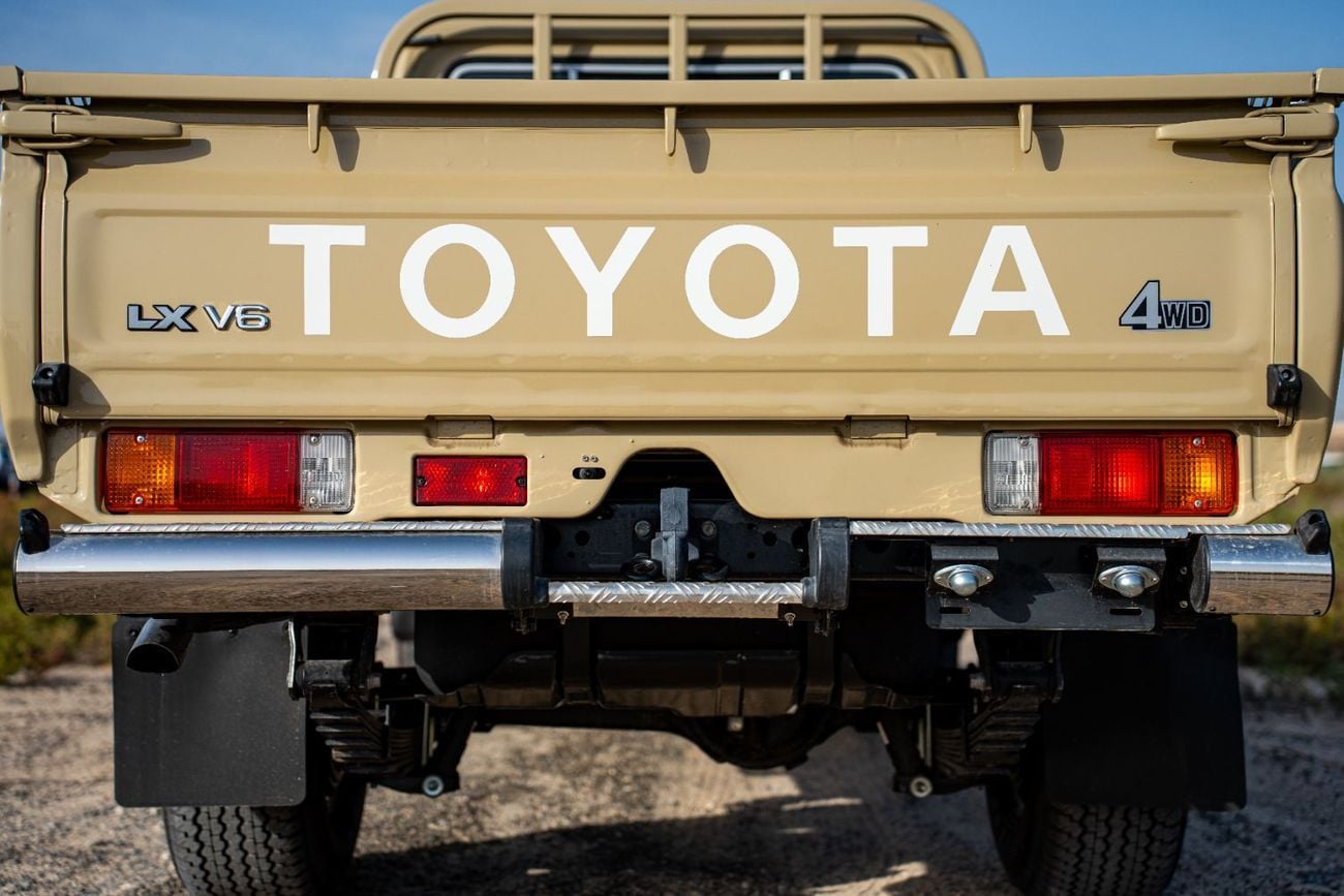 تويوتا لاند كروزر بيك آب Toyota Land Cruiser Pickup 4.0L Manuel 2025 4WD
