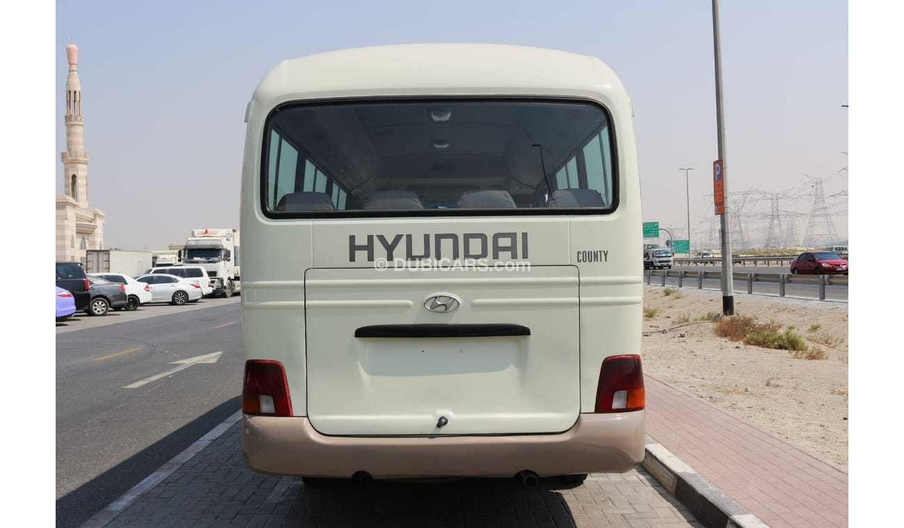 Hyundai County Hyundai county 2011 diesel 26 passenger  gulf space