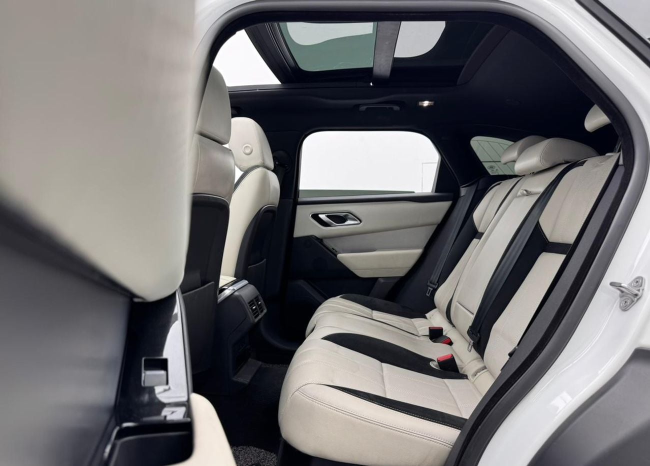 Land Rover Range Rover Velar P250 R-Dynamic SE 2.0L 2023 Range Rover Velar R-Dynamic SE P250, Range Rover  Service History, Range