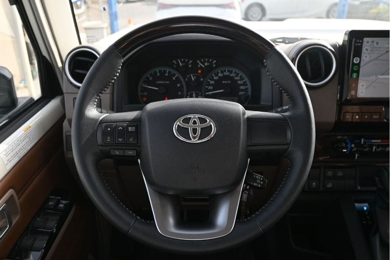 Toyota Land Cruiser Pick Up Toyota Land Cruiser Pickup  4.0L V6, Petrol, 4WD, Model 2024, Color White (Export Price)