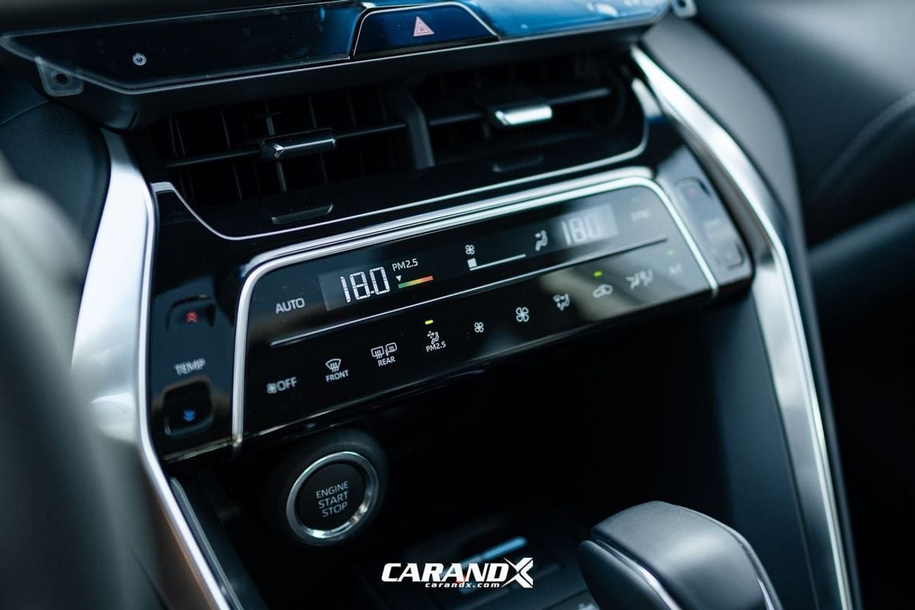 تويوتا فينزا 2.0L CVT 2WD Luxury Petrol 2025