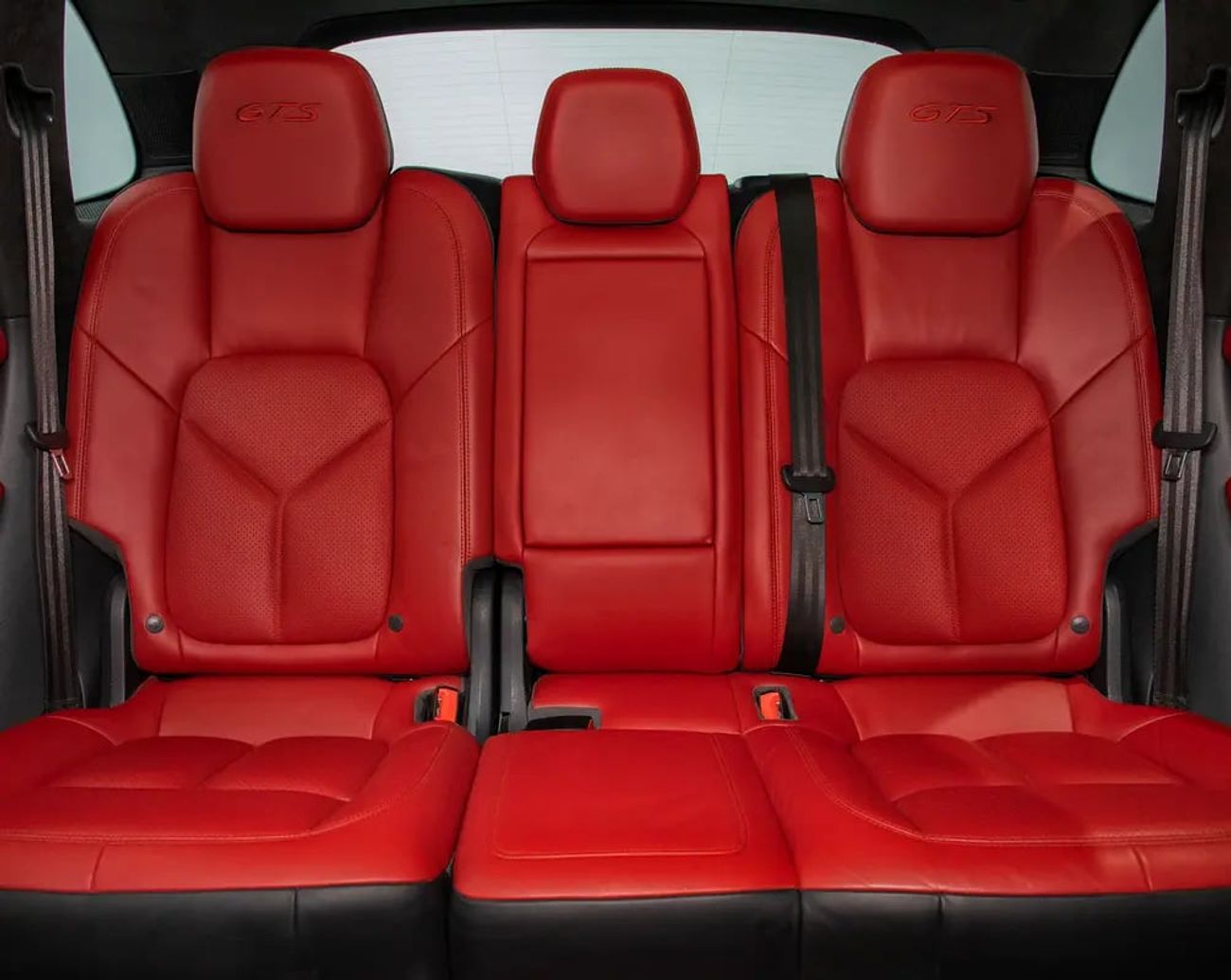 Porsche Cayenne GTS Unlimited KMs Warranty • FDSH • GCC Spec