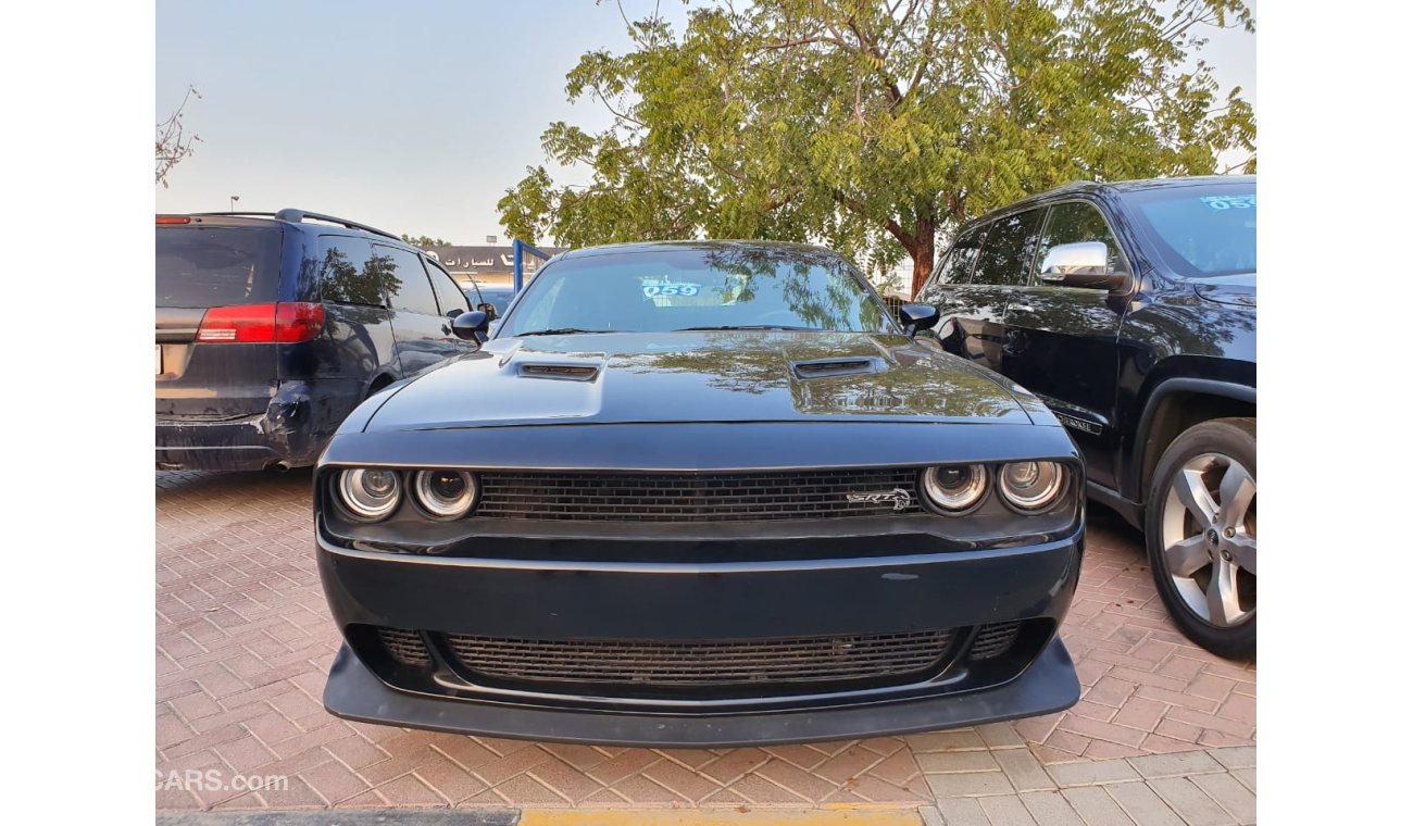 Dodge Challenger SRT badge V6 ENGINE - RTA PASSED - CONDITION MINT, LOT-465