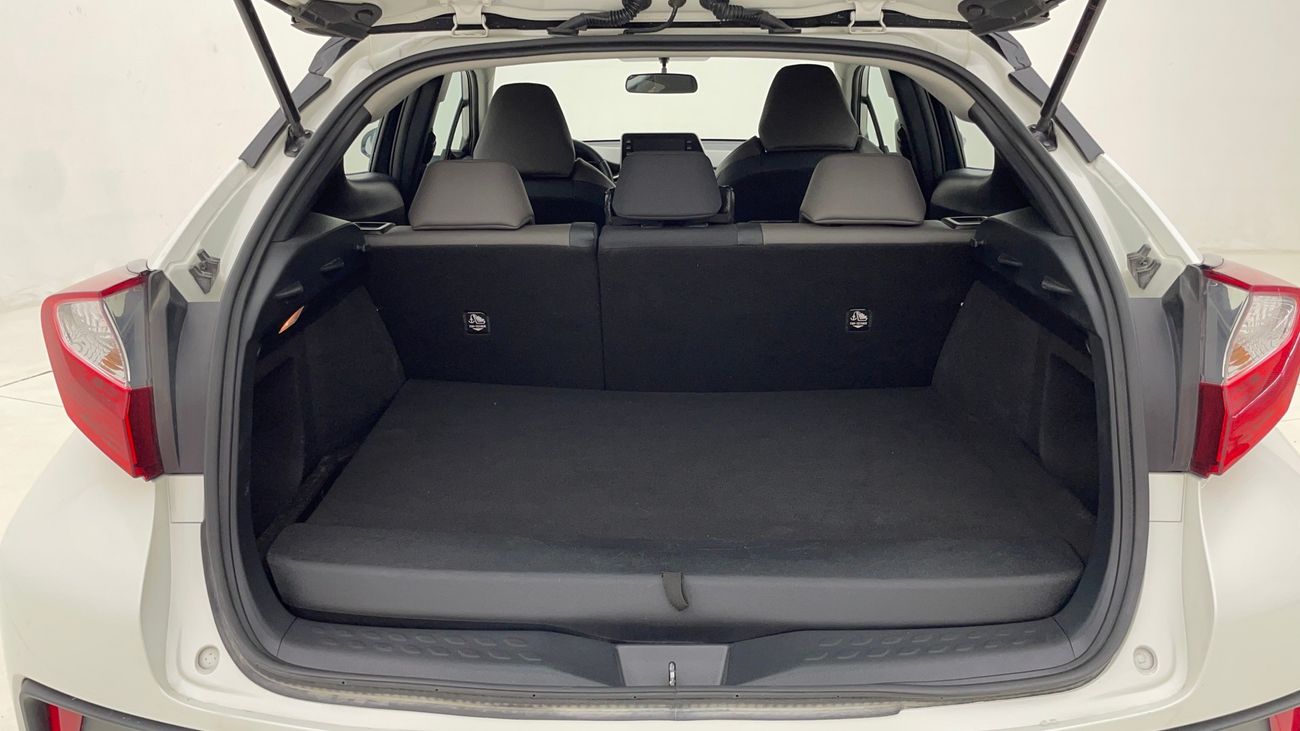 تويوتا CHR VX 1.8 | بدون دفعة مقدمة | اختبار القيادة في المنزل