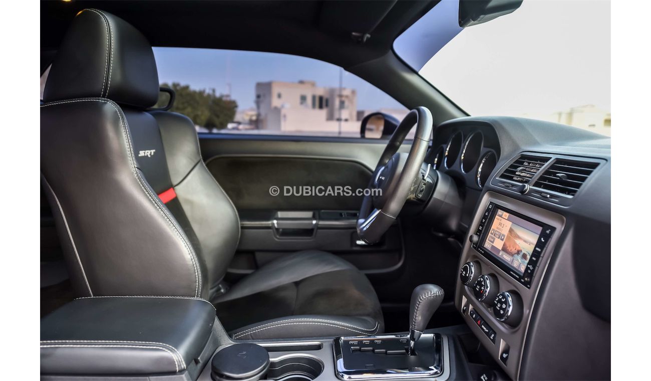 Dodge Challenger SRT8 6.4L V8