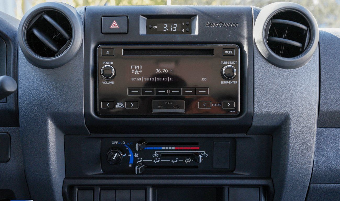 Toyota Land Cruiser 70 ECT0125 - 2025 Toyota LC76 4.2L Dsl Mt Mid White