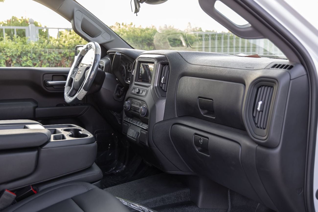 Chevrolet Silverado CHEVROLET SILVERADO | V8 5.3L | 4WD | GCC | CREW CAB | 2025 (Export)