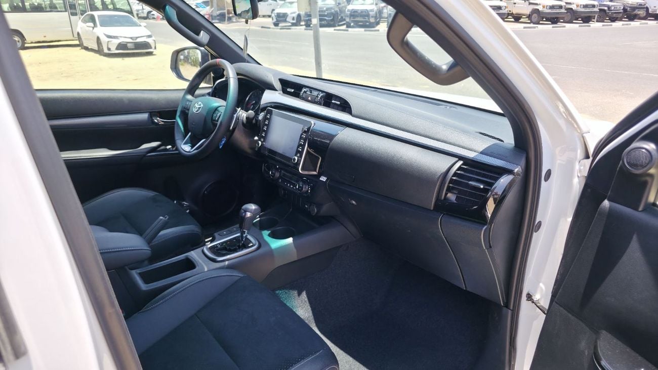 Toyota Hilux Toyota Hilux GR Sport - GCC - 2026 Brand New (Export)
