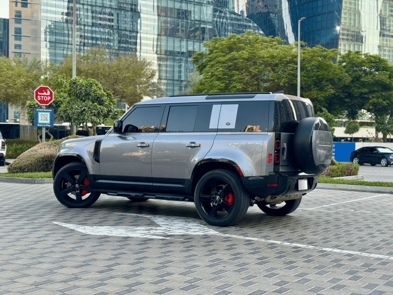 Land Rover Defender P400 110 First Edition 3.0L (7 Seater)
