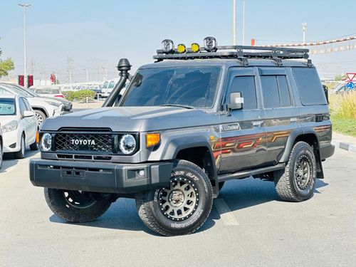 Toyota Land Cruiser 70