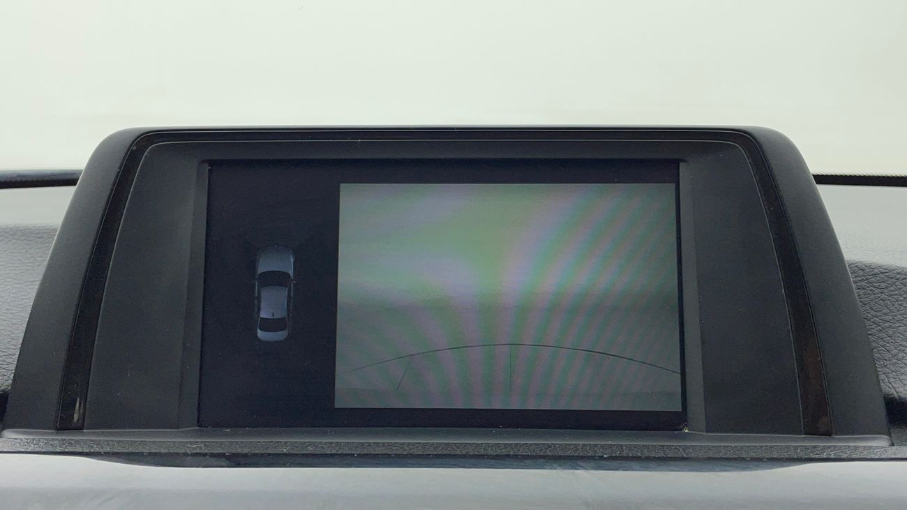 بي أم دبليو 318i EXCLUSIVE 1.5 | بدون دفعة مقدمة | اختبار قيادة مجاني للمنزل