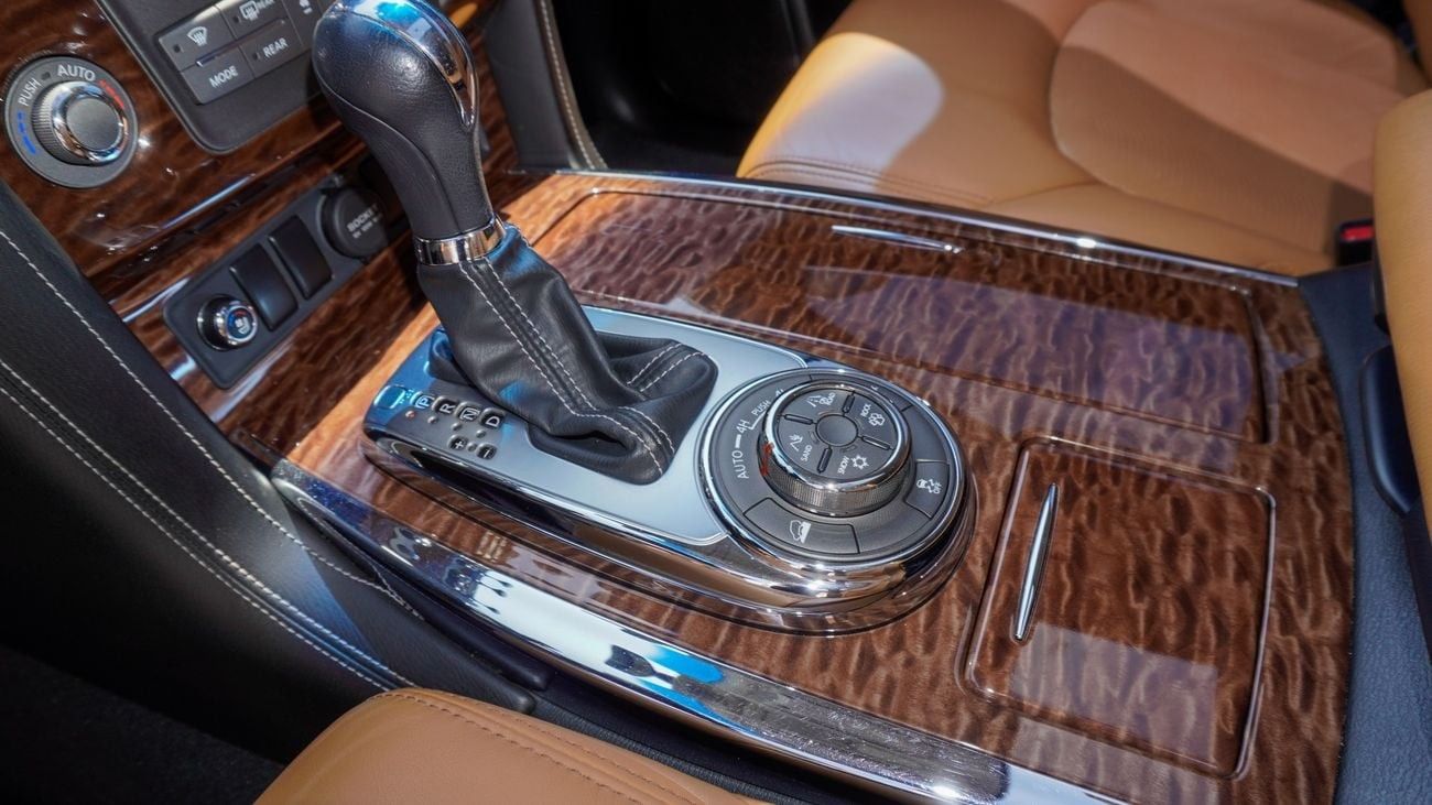 Nissan Patrol Platinum LE V8