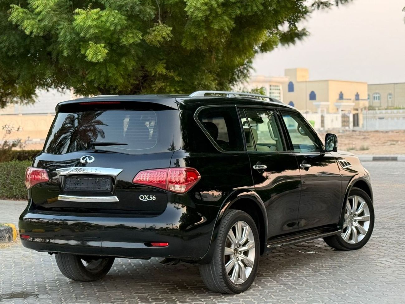 إنفينيتي QX56 Luxury 5.6L