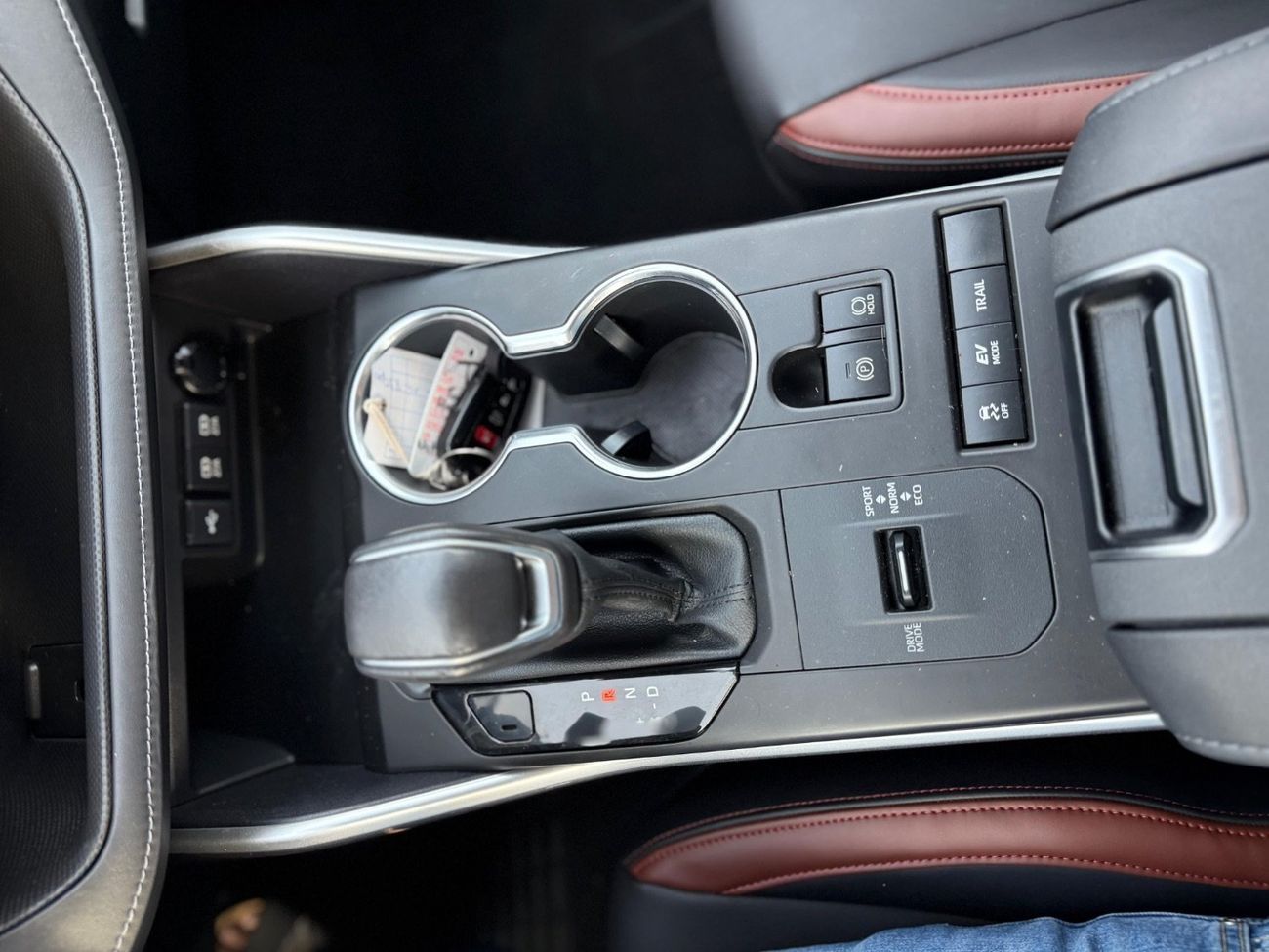 Toyota Highlander AWD Hybrid leather seats Full Option