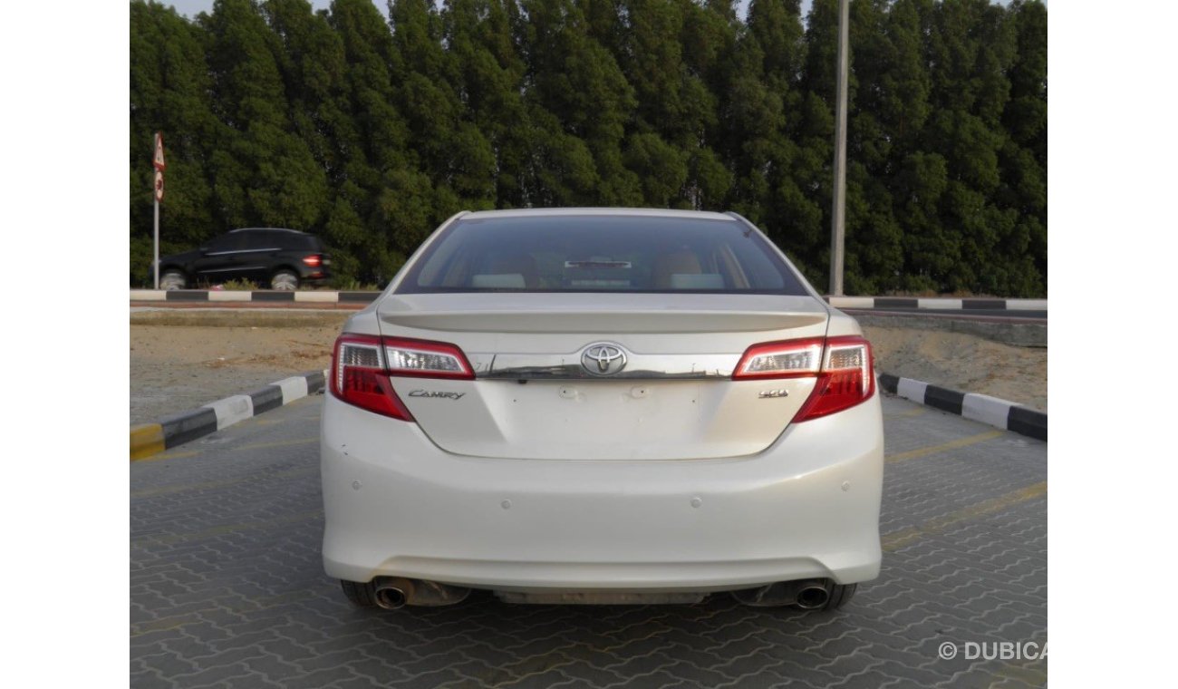 Toyota Camry 2015 SE+ ref#694