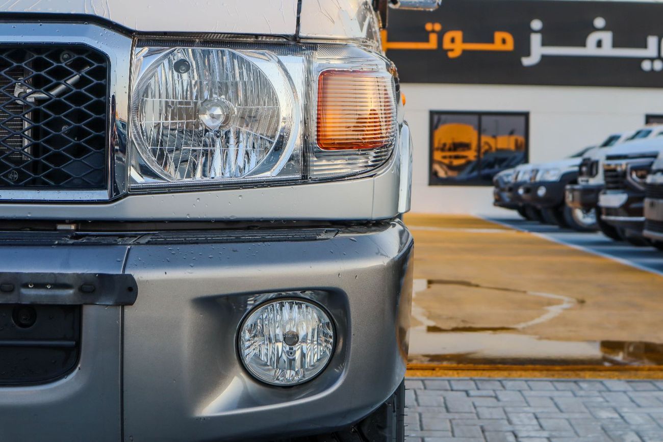 تويوتا لاند كروزر بيك آب Std 4.0L Single Cab Utility 4WD