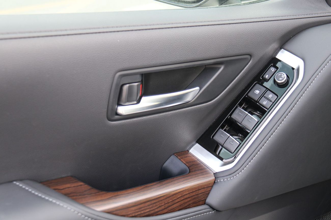 Toyota Land Cruiser GXR 4.0L LAND CRUISER GXR V6 4.0 Mid option 2025 | Ramadan Special Offers.