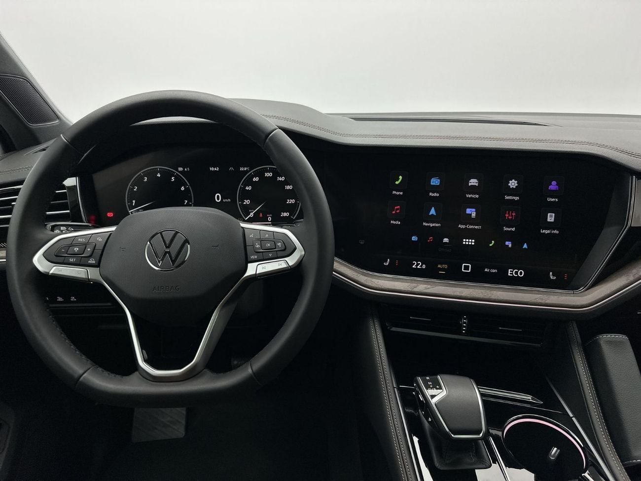 فولكس واجن طوارق 3.0T TL (340 HP) Touareg Elegance (Ref#02784) - 51,100 AED SAVINGS from New Car