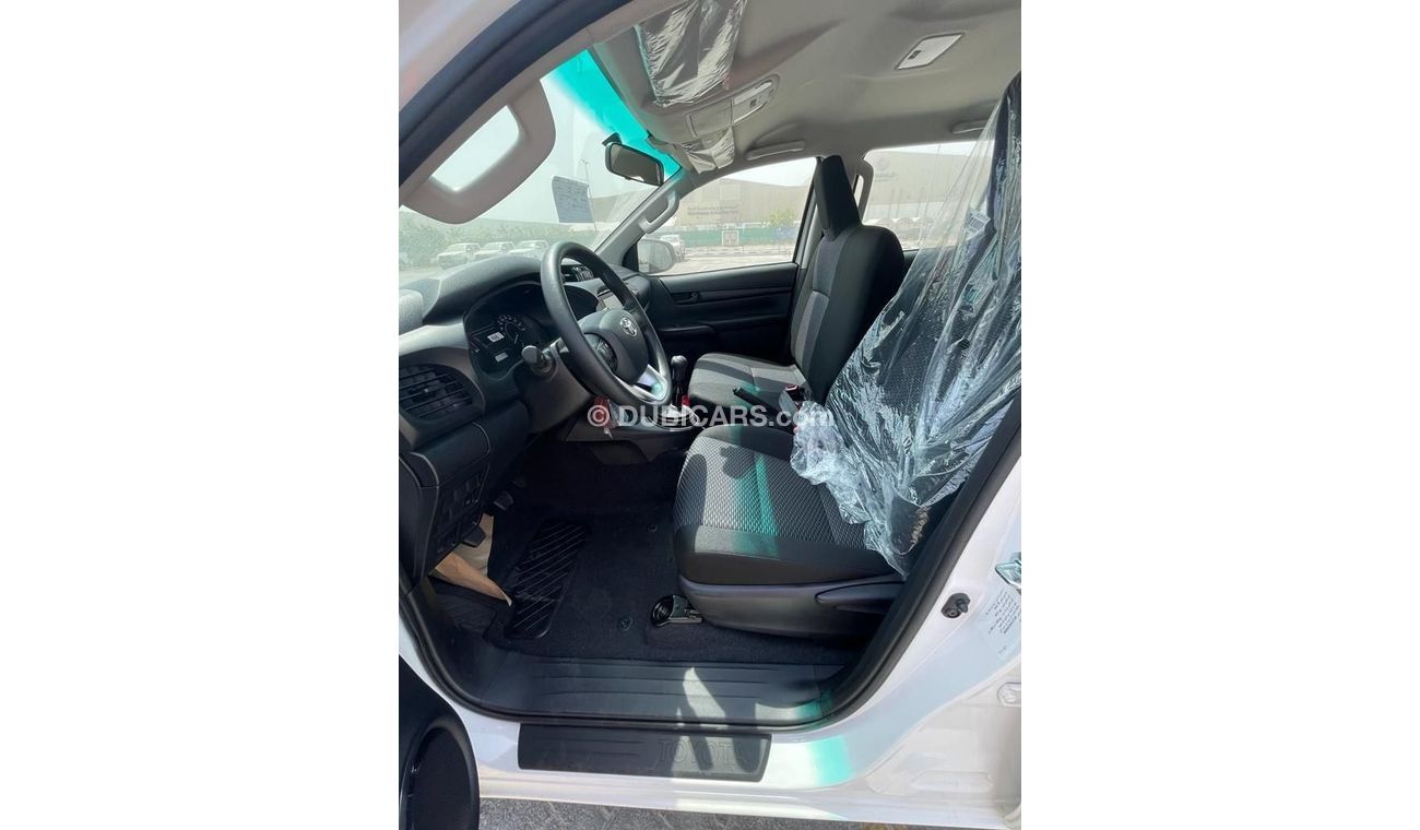 تويوتا هيلوكس 2023 TOYOTA HILUX 2.4L MT DIESEL MID OPTION