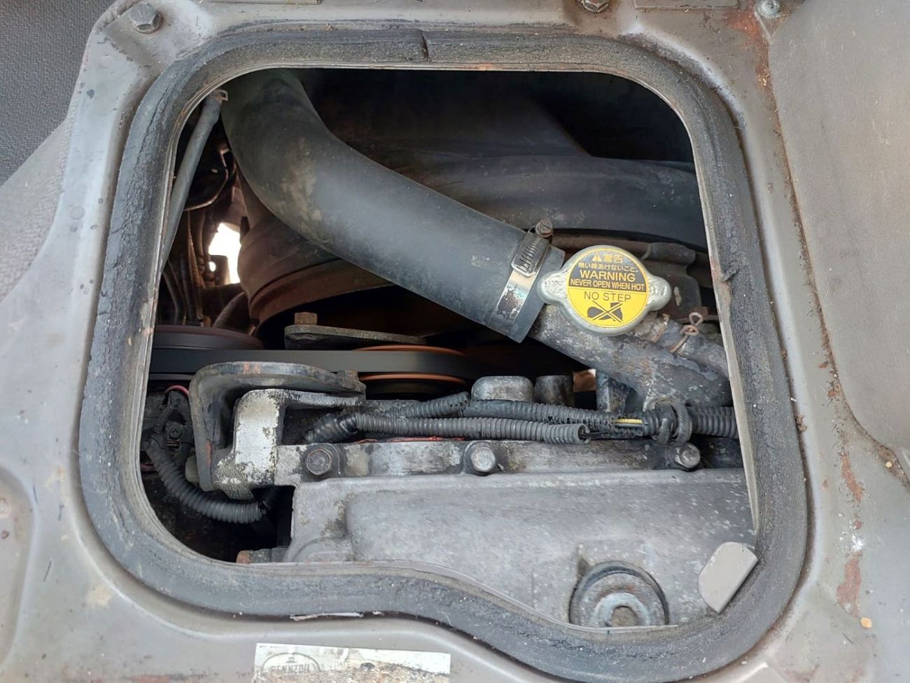 Mitsubishi Rosa (RAMADAN OFFER) MITSUBISHI ROSA BUS RHD 2000 MODEL 4.9 L DIESEL AUTOMATIC(PM00276)