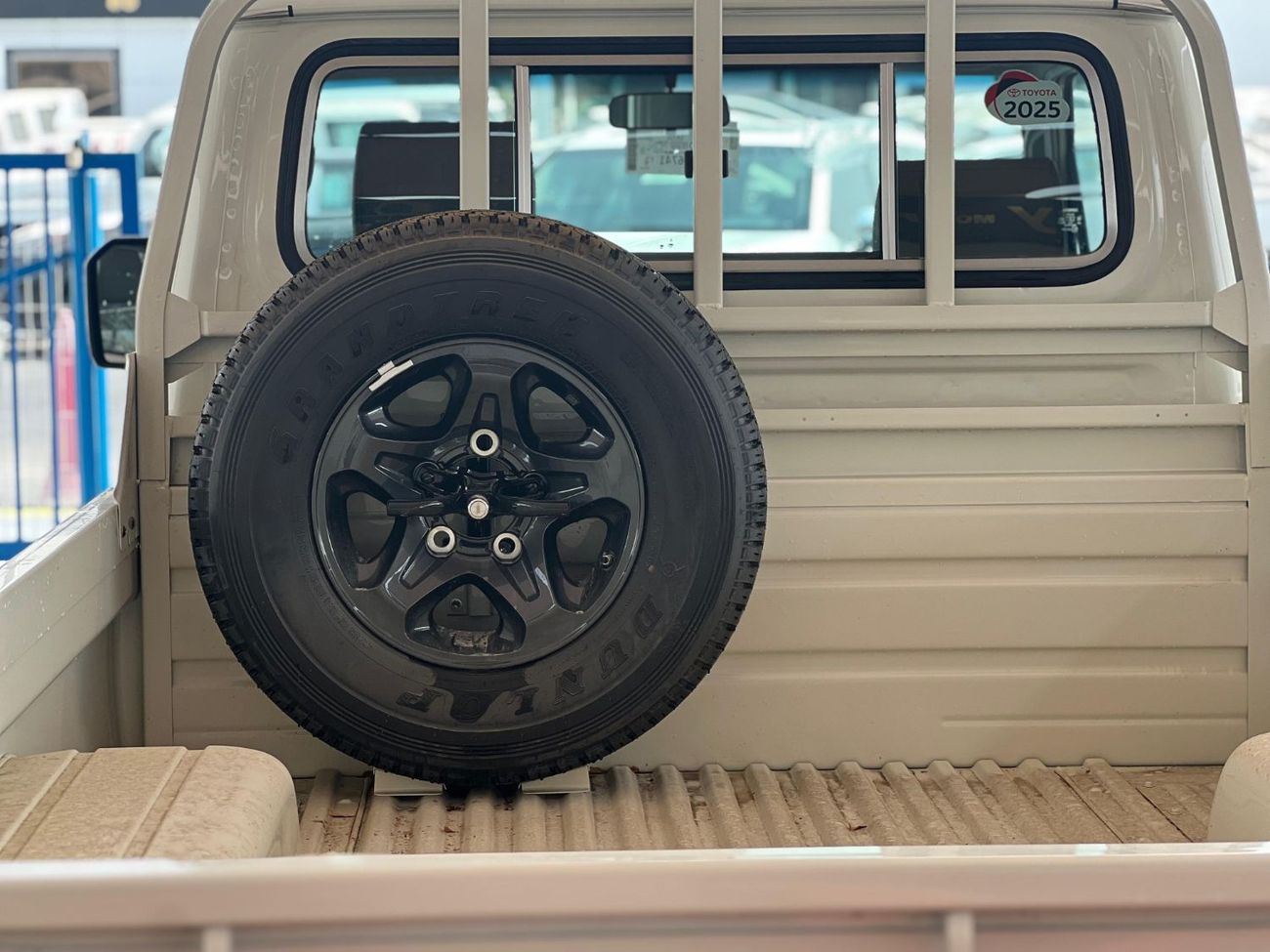 تويوتا لاند كروزر بيك آب Std 4.0L Single Cab Utility AWD