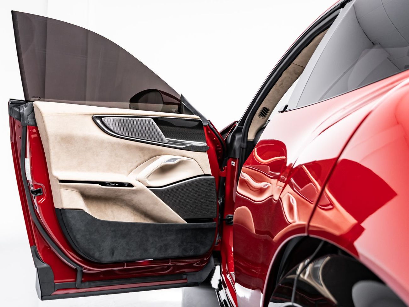 Ferrari Purosangue 2025 Ferrari Purosangue, 2028 Ferrari Warranty, 2032 Ferrari Service Contract, Low KMs, GCC