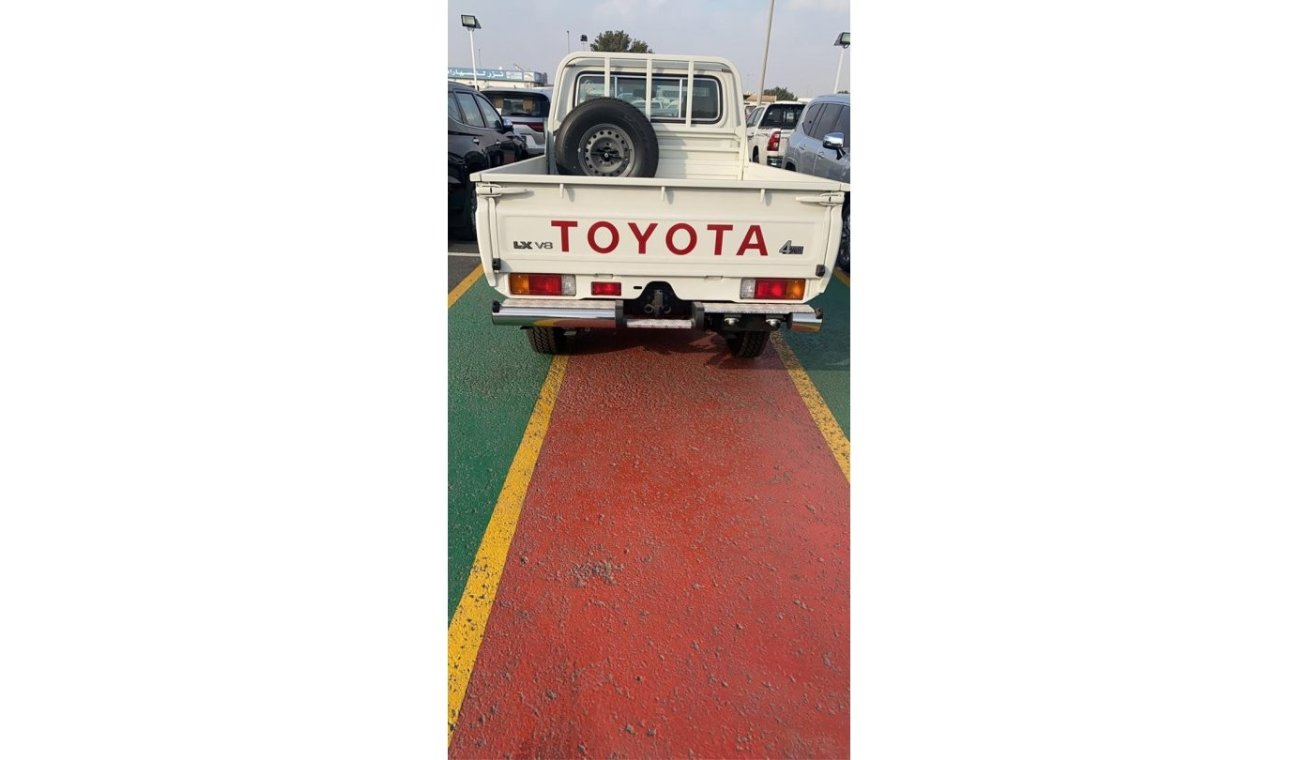 تويوتا لاند كروزر بيك آب TOYOTA LAND CRUISER PICK UP DIESEL V8 2022