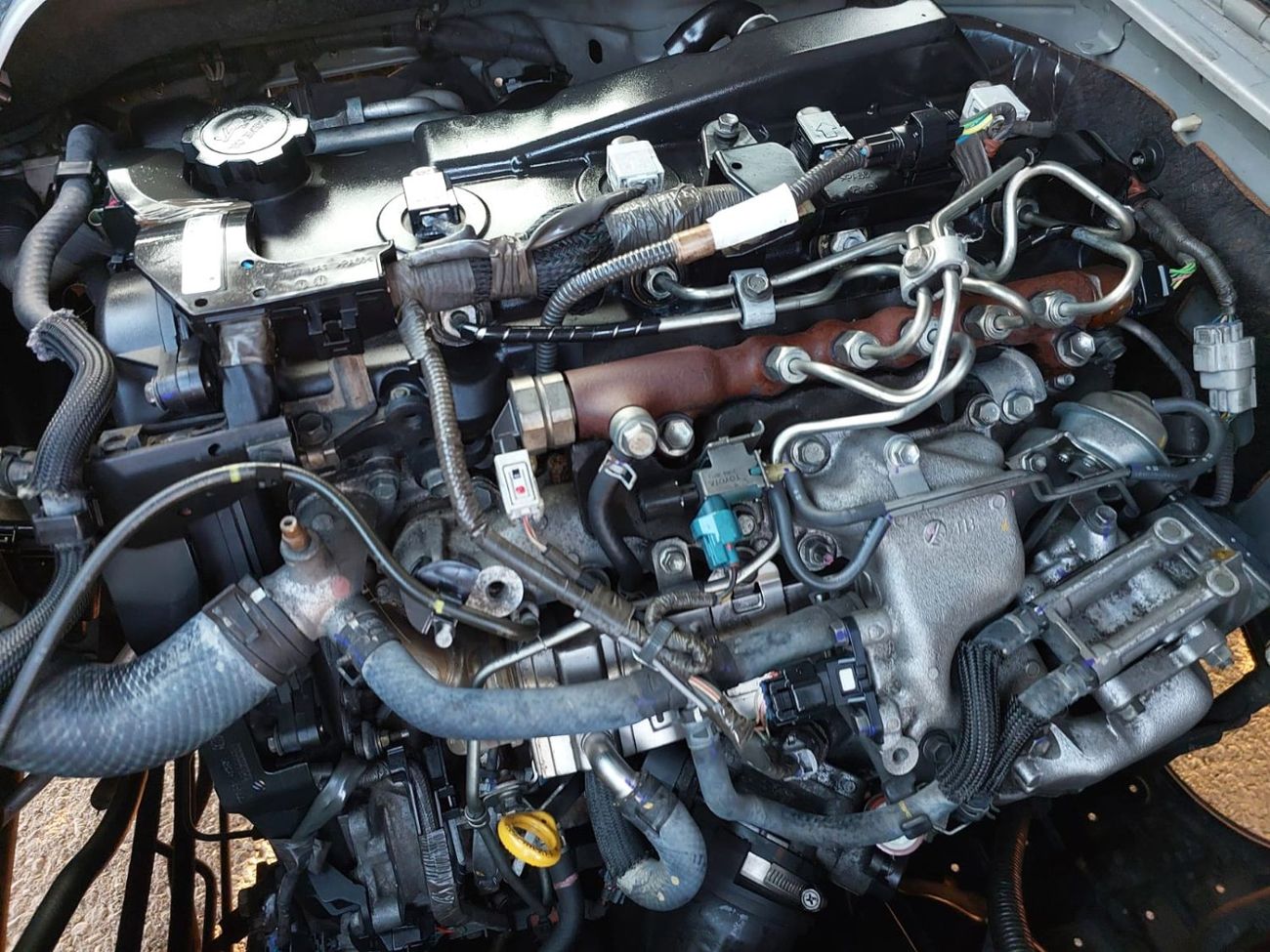 Toyota Hiace TOYOTA HIACE VAN RHD 2013 MODEL 3.0 L DIESEL AUTOMATIC(PM11266)