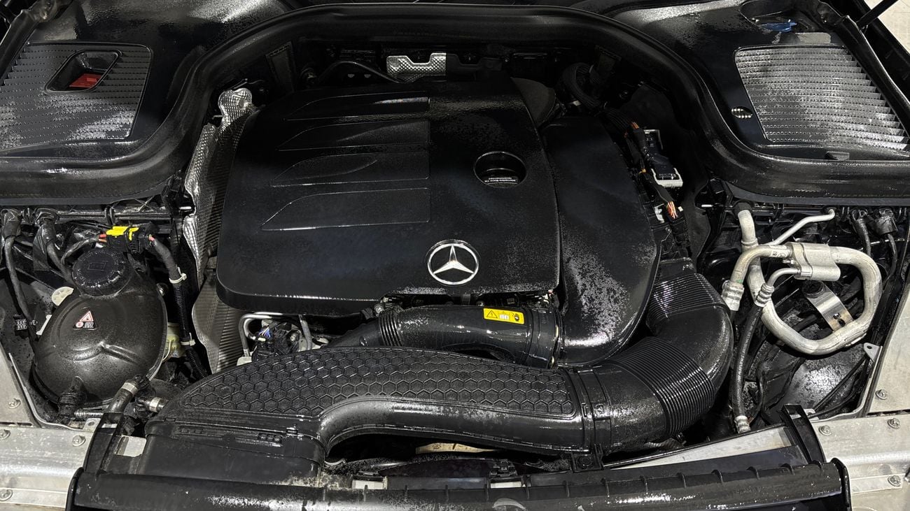 Mercedes Benz GLC200 2022 AMG PREMIUM | AED 2211/Month | 0 DP | 30 Day Return | Warranty | Service History