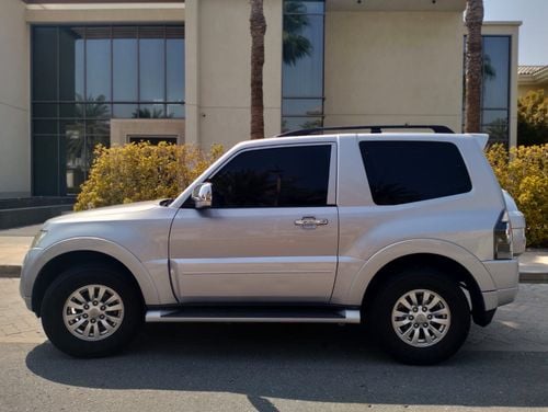 Mitsubishi Pajero GLS Mid 3.0 (3 doors)