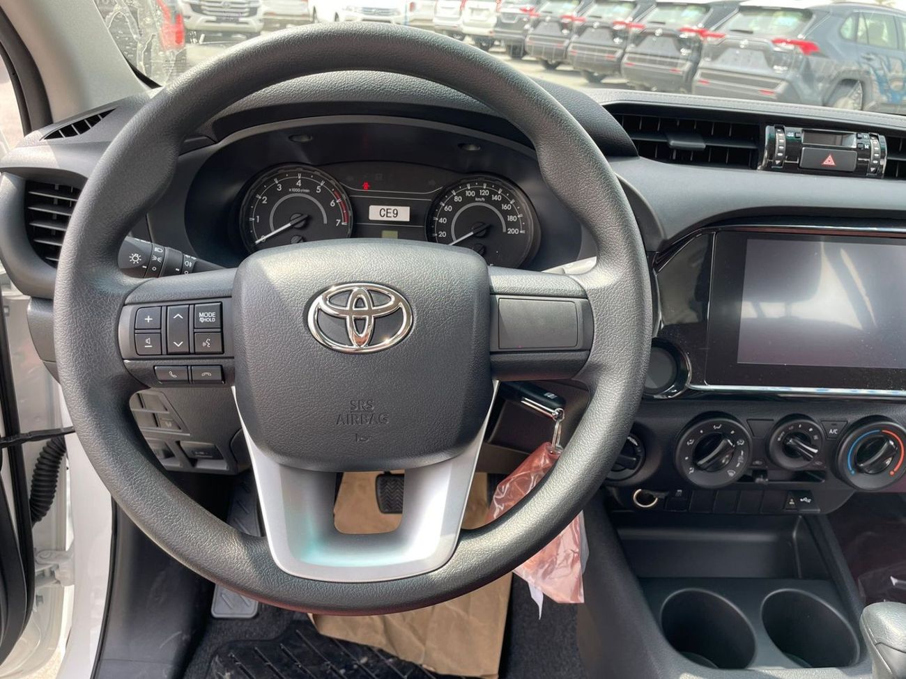 Toyota Hilux Toyota Hilux 2.7L 2024 A/T 4x4 basic with power window