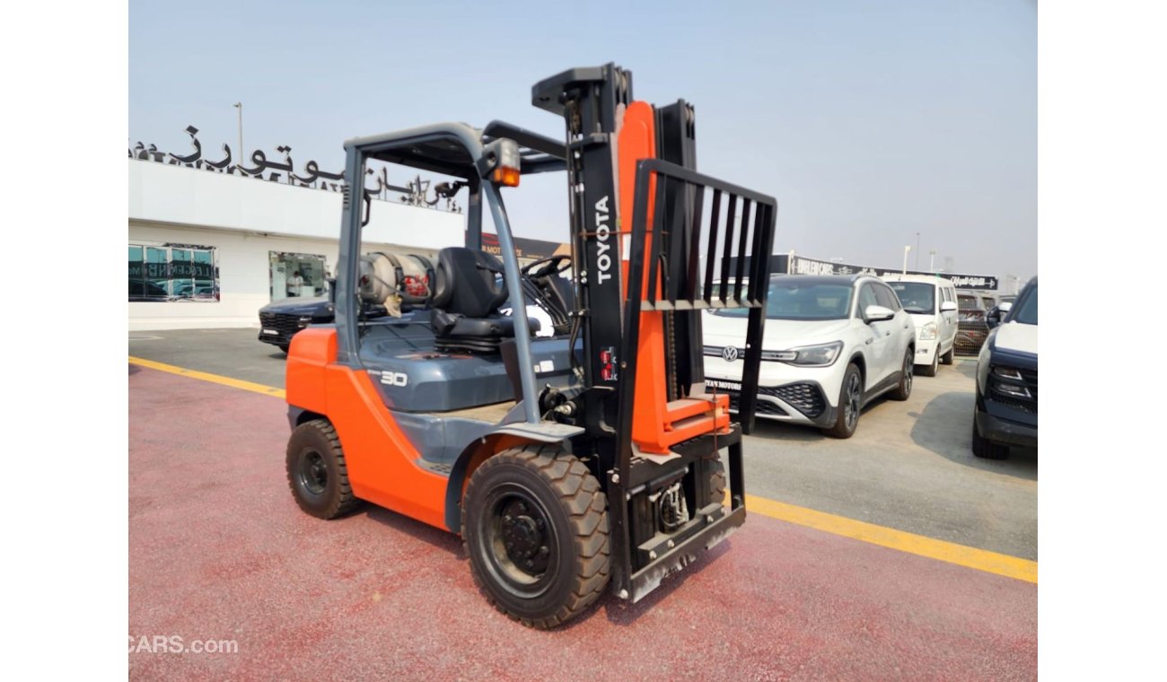 Toyota Fork lift Toyota Forklift Truck Petrol and GAS, 3 TON, Model 2023