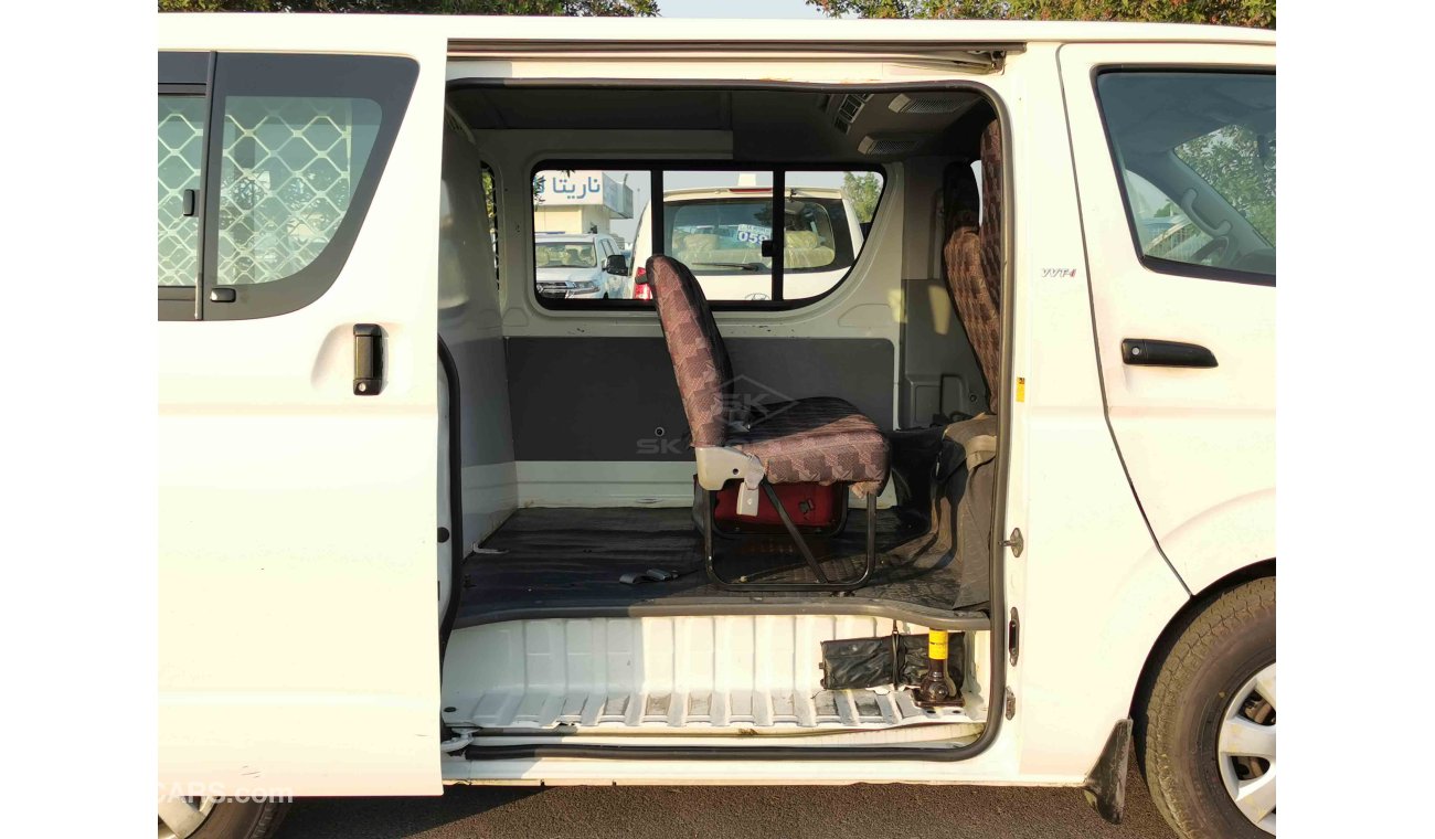 Toyota Hiace 2.7L 4CY Petrol, 15" Tyre, Xenon Headlights, Manual Gear Box, Fabric Seats, Tuner Radio (LOT # 9261)