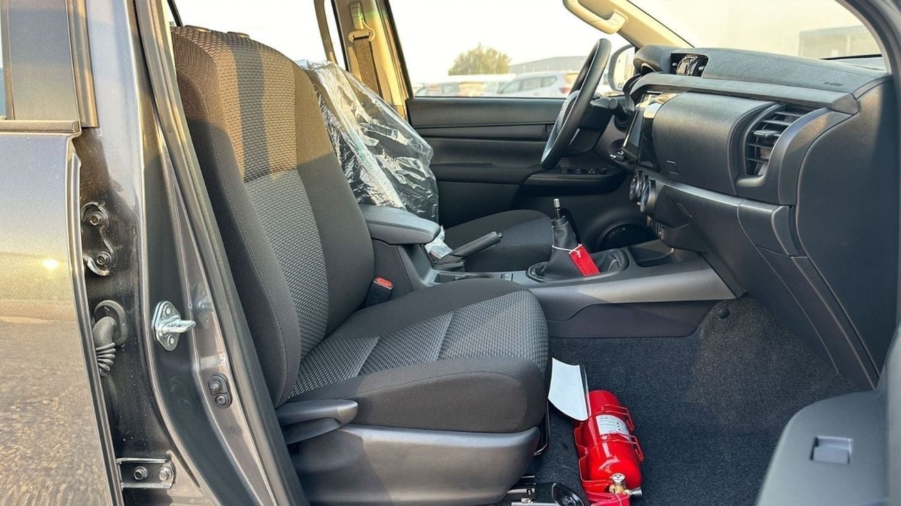 Toyota Hilux Toyota/HILUX D DC 4WD/ 2.4GD ACTIVE DC 4X4 6MT