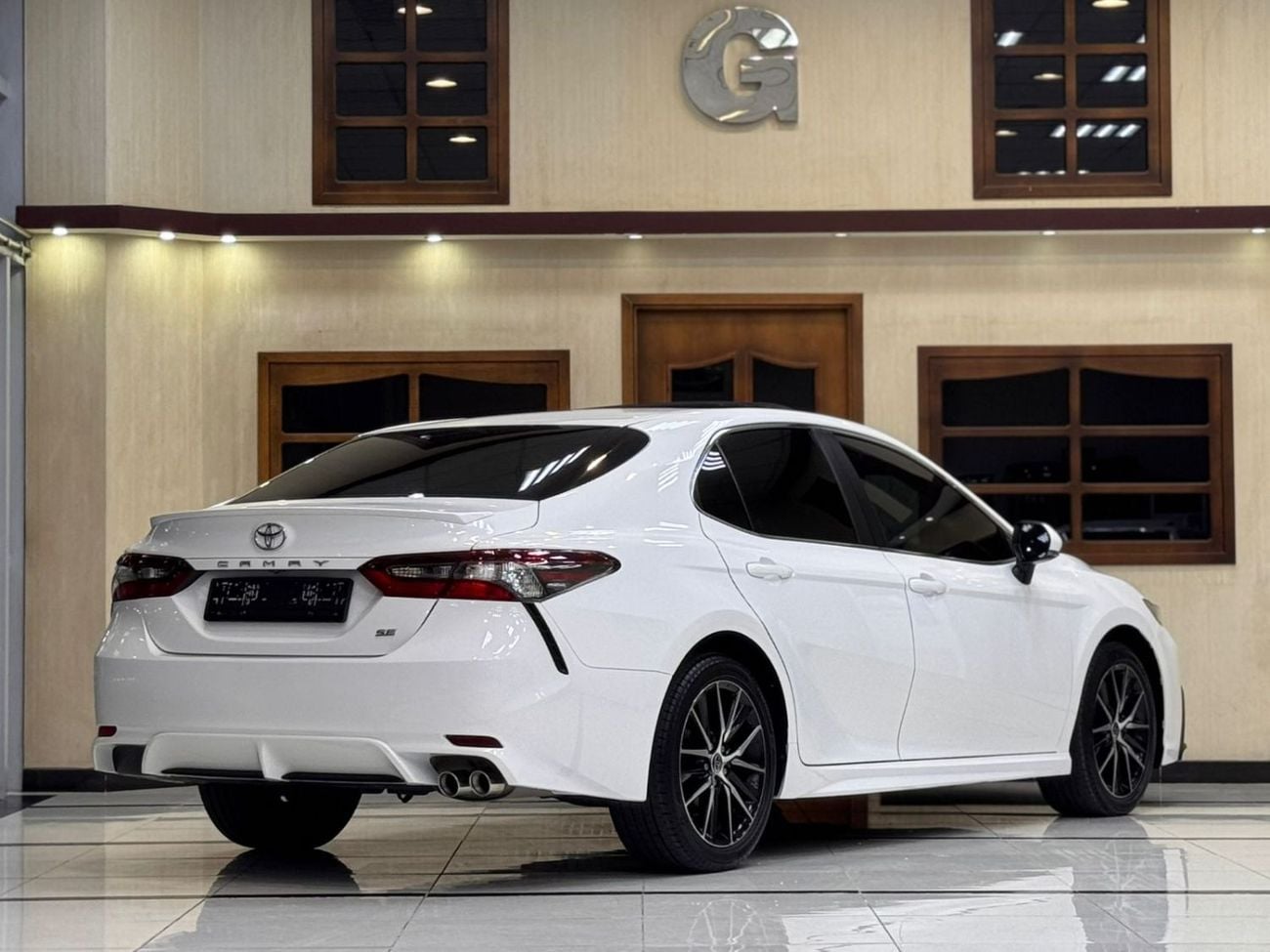 تويوتا كامري SE 2.5L (181 HP)
