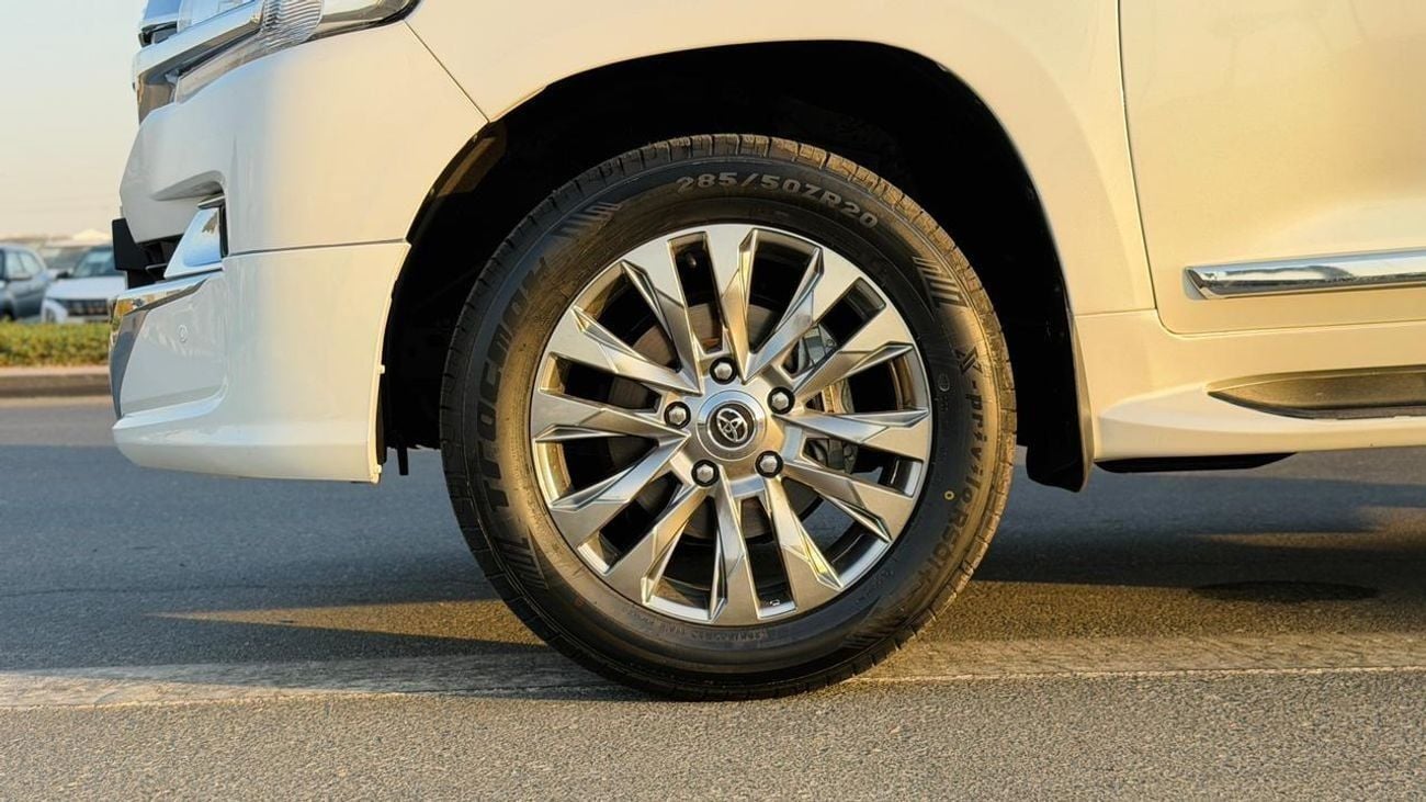 Toyota Land Cruiser PUSH START | V8 DIESEL ENGINE | SUNROOF | AUTOMATIC | PARKING SENSORS