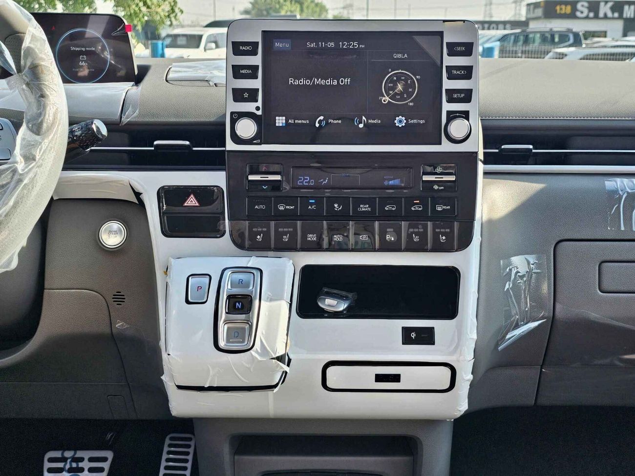 Hyundai Staria LEXURY, 3.5L V6, A/T, POWER SEAT WITH 360* CAMERA / SUNROOF / 9 SEATER / (CODE # 67983)