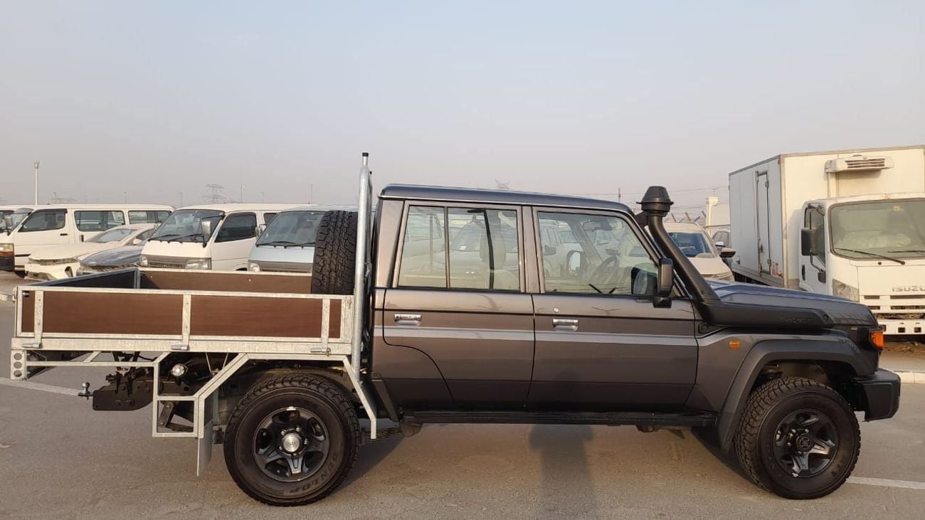 تويوتا لاند كروزر بيك آب Right-Hand drive 2.8 diesel turbo Auto Brand new
