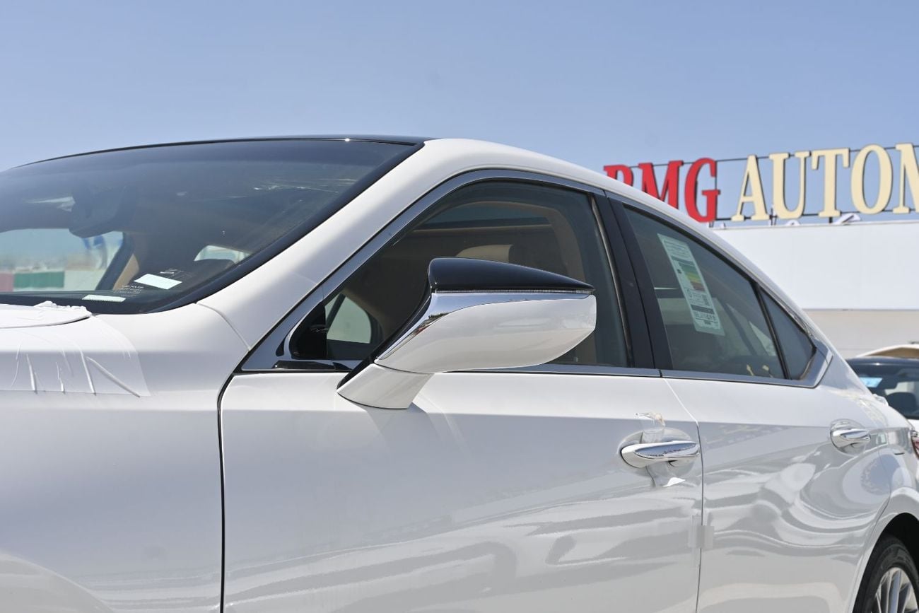 Lexus ES350 Exclusive 3.5L Lexus ES350 3.5L V6 Petrol, Color White Model 2025