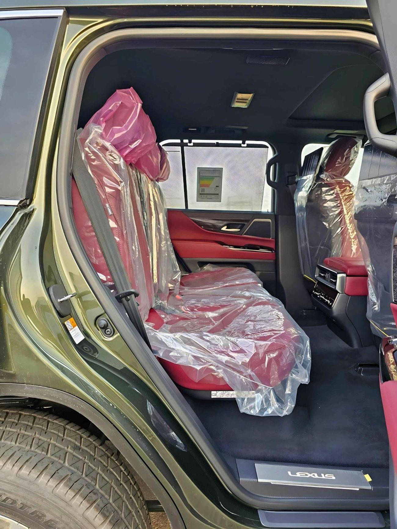 Lexus LX 600 URBAN / FULL OPTION / AT / 3.5L V6 / POWER SEATS & SUNROOF / CODE#LX6U