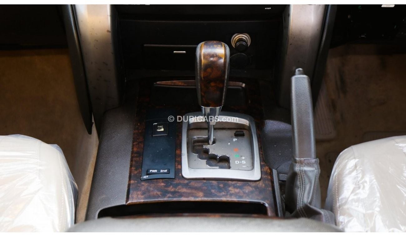 Toyota Land Cruiser SAHARA v8