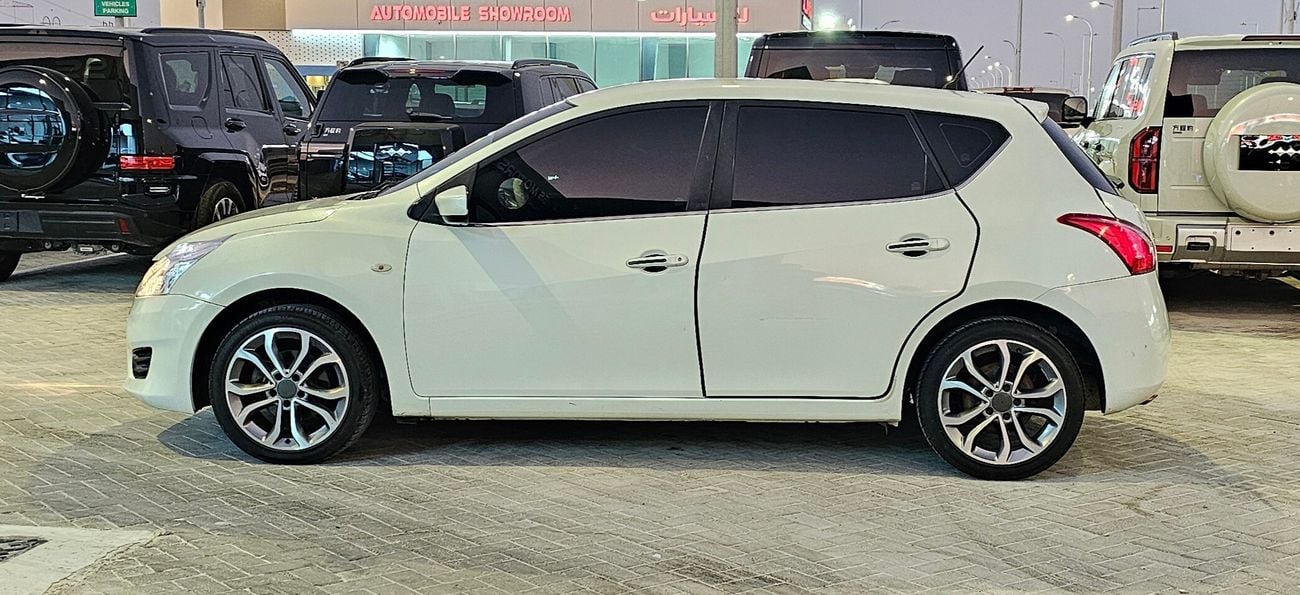 Nissan Tiida Nissan tiida 2015 GCC 1.6