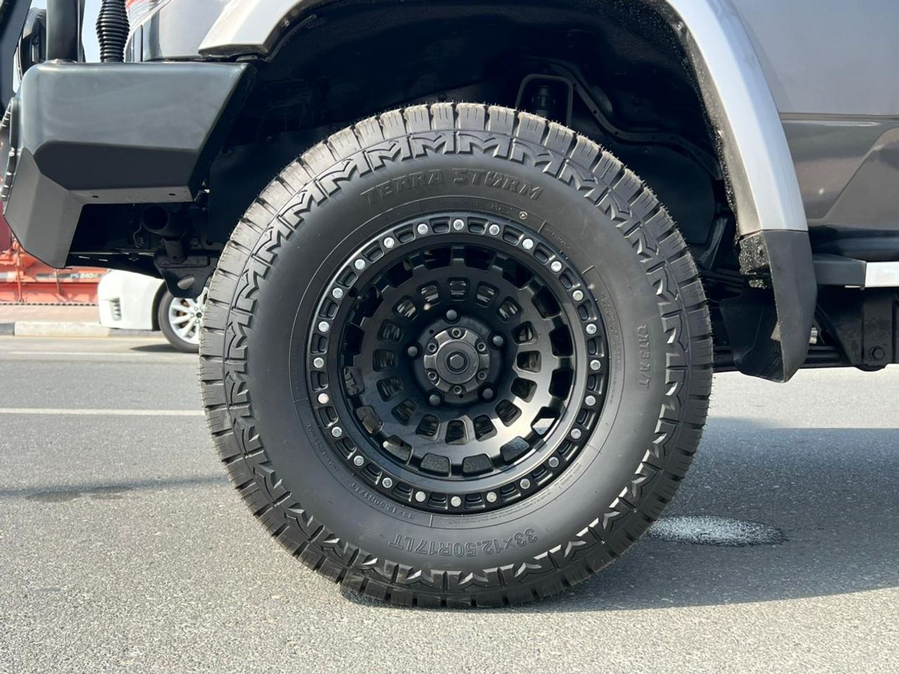 Toyota Land Cruiser Pick Up The Toyota Land Cruiser Pickup (specifically the 70 Series/LC79) is a legendary, heavy-duty 4WD work