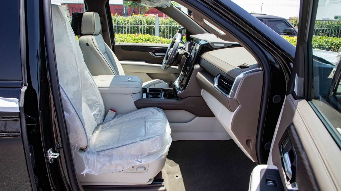 GMC Yukon Denali Black Edition 6.2L V8 | 2025 | 4 Years Agency Warranty & Service Contract