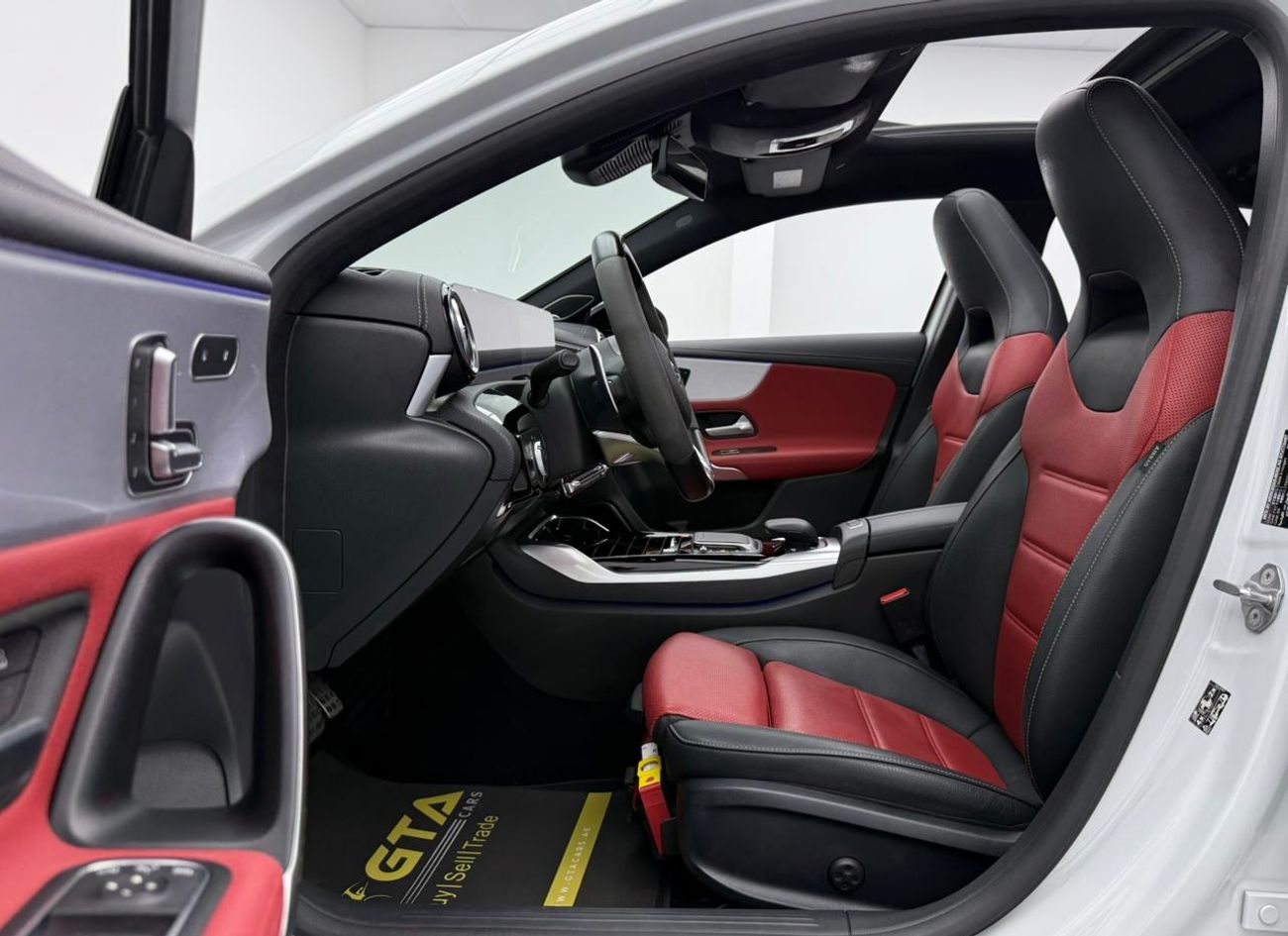 مرسيدس بنز A 45 S AMG 4MATIC+ 2021 Mercedes Benz A45 S AMG 4MATIC, 2026 MB Warranty + Service Pack, Very Low Km, GCC