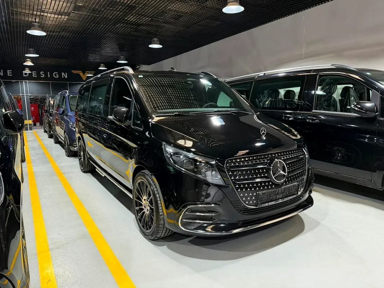 مرسيدس بنز V 300 ARRIVAL MODEL VIP MERCEDES GCC V300 with ADDITIONAL REAR AC - 2 Years Warranty by VLINE